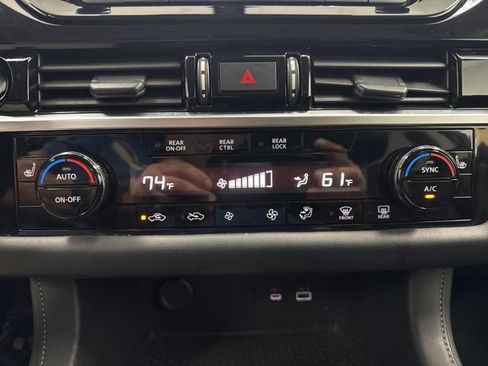 Used 2025 Nissan Pathfinder SV FWD image 17