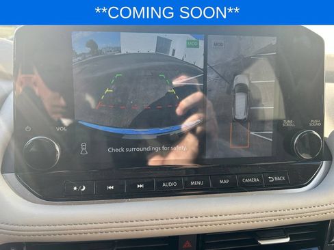 Used 2023 Nissan Rogue SL w/ SL Premium Package FWD image 11
