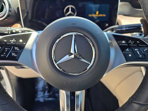 Used 2026 Mercedes-Benz GLC 300 4MATIC image 23