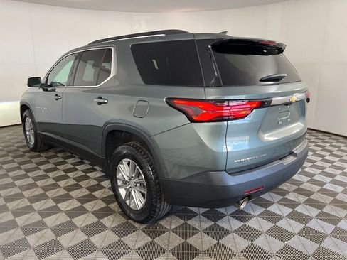 Used 2023 Chevrolet Traverse LT w/ Rear Camera Mirror Package image 19