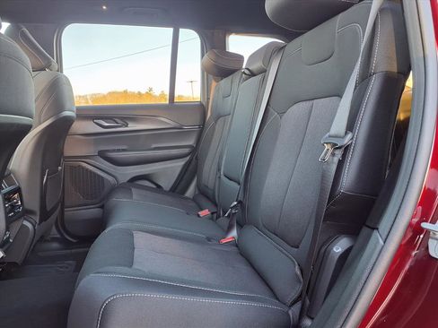 New 2025 Jeep Grand Cherokee Laredo X w/ Luxury Tech Group I image 8