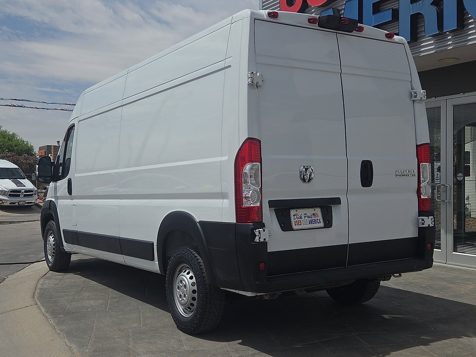 Used 2025 RAM ProMaster 2500 w/ Convenience Group FWD image 4