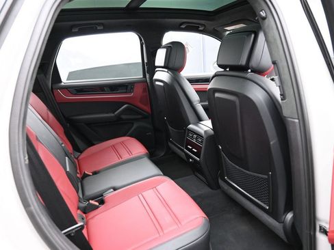 Certified 2025 Porsche Cayenne GTS AWD/4WD image 29