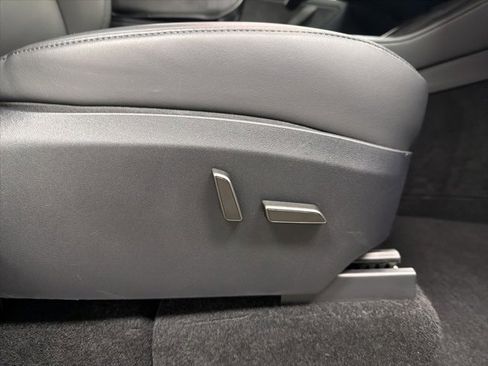 Used 2024 Tesla Model Y Long Range image 11