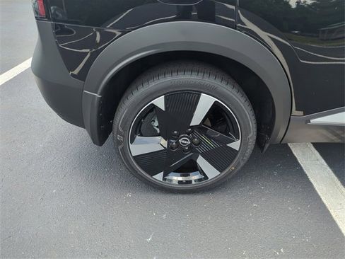 New 2025 Nissan Kicks SR w/ SR Premium Package image 5