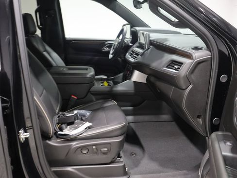 Used 2024 Chevrolet Tahoe Premier AWD/4WD image 22
