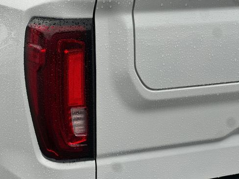 Used 2024 GMC Sierra 1500 SLT w/ SLT Premium Plus Package image 44