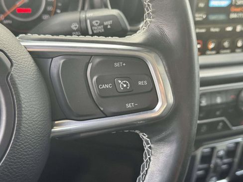Used 2022 Jeep Gladiator Overland w/ Cold Weather Group AWD/4WD image 21
