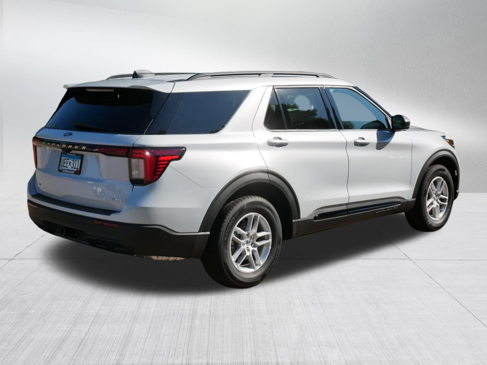 Used 2026 Ford Explorer Active AWD/4WD image 7