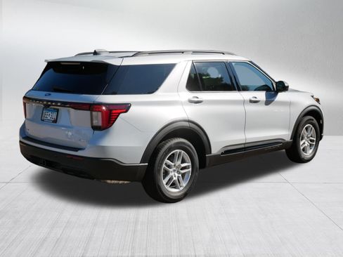 Used 2026 Ford Explorer Active AWD/4WD image 7