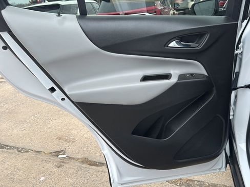 Used 2023 Chevrolet Equinox LS w/ LS Convenience Package image 21