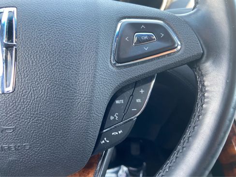 Used 2017 Lincoln MKX Select w/ Select Plus Package FWD image 20