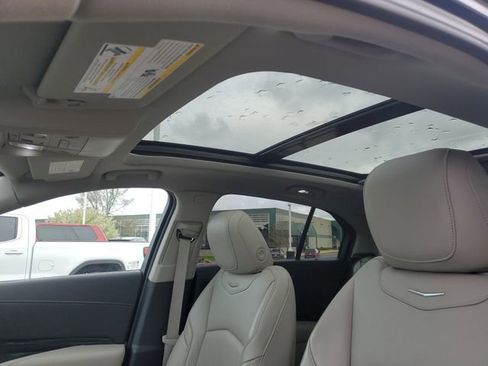 Used 2021 Cadillac XT4 Premium Luxury w/ Driver Assist Package AWD/4WD image 6