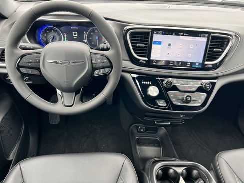 New 2026 Chrysler Pacifica Select w/ S Appearance Package FWD image 2