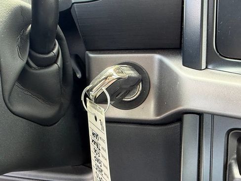 Used 2025 Ford F150 XL AWD/4WD image 21