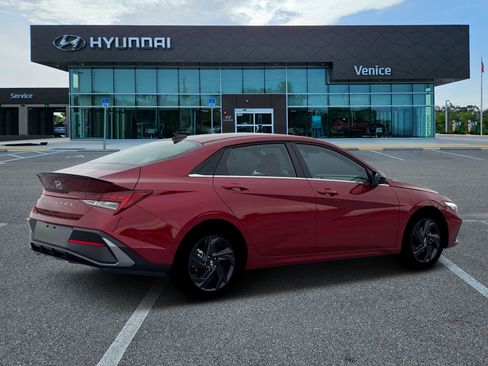 New 2026 Hyundai Elantra SEL Sport FWD image 8