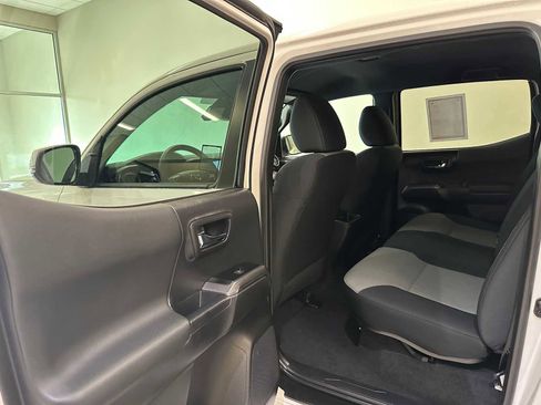 Certified 2023 Toyota Tacoma TRD Off-Road w/ Technology Package image 25