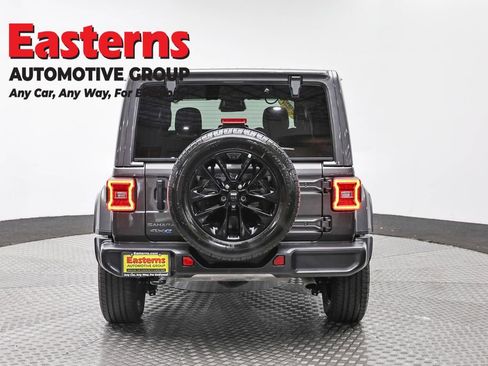 Used 2025 Jeep Wrangler Unlimited Sahara AWD/4WD image 6