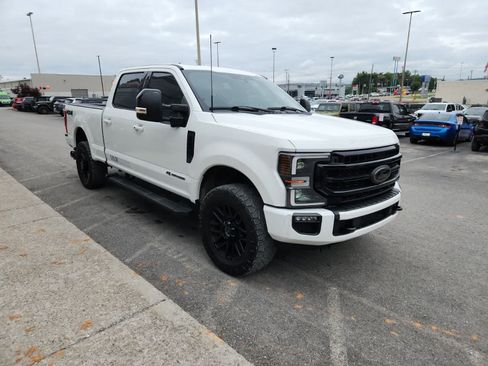Used 2022 Ford F250 Lariat w/ Black Appearance Package AWD/4WD image 7