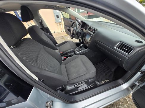 Used 2013 Volkswagen Jetta S image 34