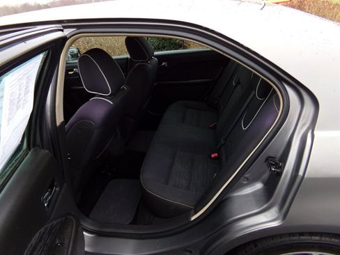 Used 2010 Ford Fusion SE image 7