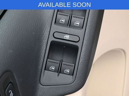 Used 2017 Volkswagen Tiguan S AWD/4WD image 13