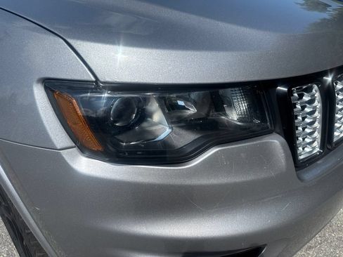 Used 2020 Jeep Grand Cherokee Altitude AWD/4WD image 7