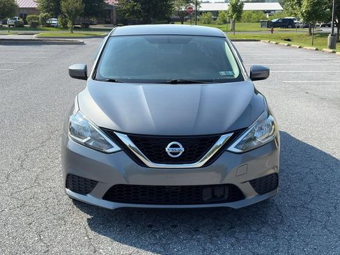 Used 2019 Nissan Sentra SV FWD image 3