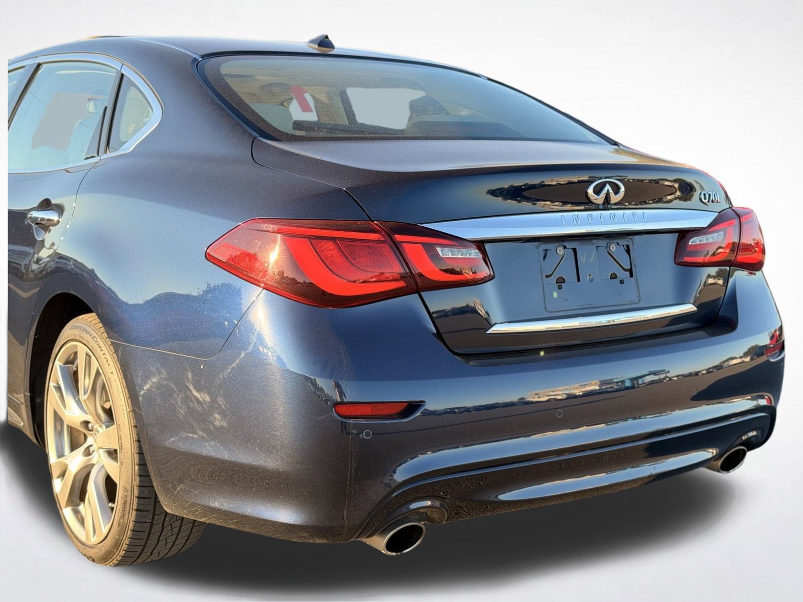 Used 2015 INFINITI Q70 L 3.7 w/ Deluxe Touring Package RWD image 3