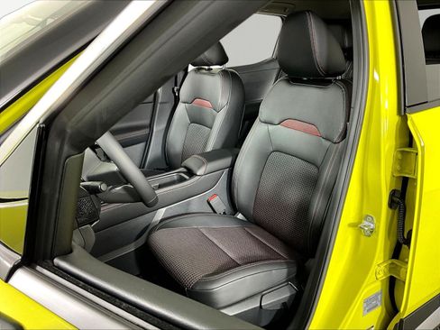 New 2026 Nissan Kicks SR w/ Cold Weather Package FWD image 16