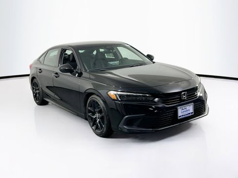 Used 2023 Honda Civic Sport image 3