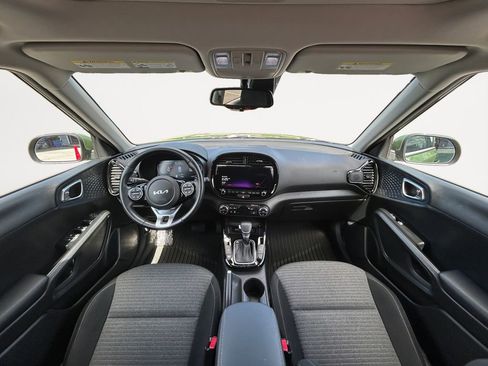 Used 2023 Kia Soul EX image 13