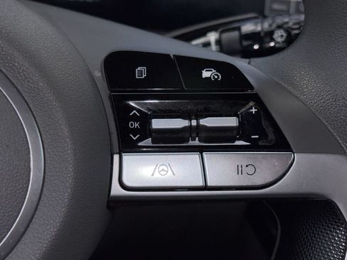 Used 2024 Hyundai Elantra SEL FWD image 12