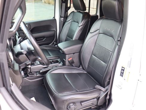 Used 2023 Jeep Wrangler Sahara w/ Cold Weather Group image 12