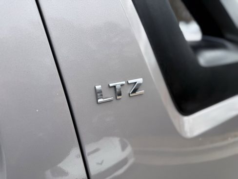 Used 2007 Chevrolet Avalanche LTZ w/ LTZ Preferred Equipment Group image 14