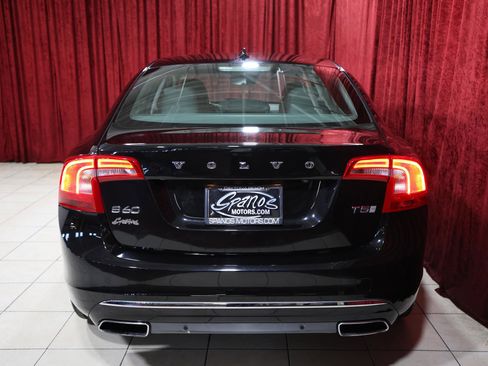 Used 2018 Volvo S60 T5 Inscription image 10