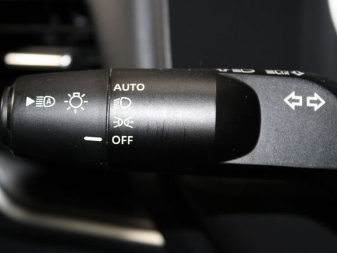 Used 2023 Nissan Rogue SV AWD/4WD image 37