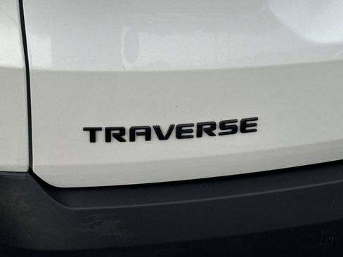 Used 2023 Chevrolet Traverse RS FWD image 10