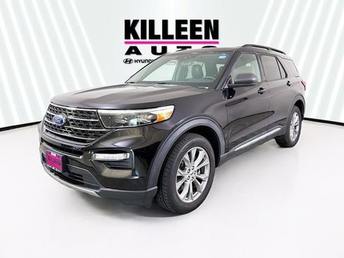 Used 2020 Ford Explorer XLT w/ Equipment Group 202A image 3