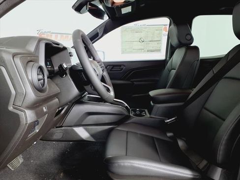 New 2025 Chevrolet Colorado Trail Boss w/ Midnight Edition image 9
