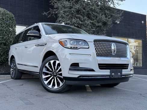 Used 2022 Lincoln Navigator Reserve image 8