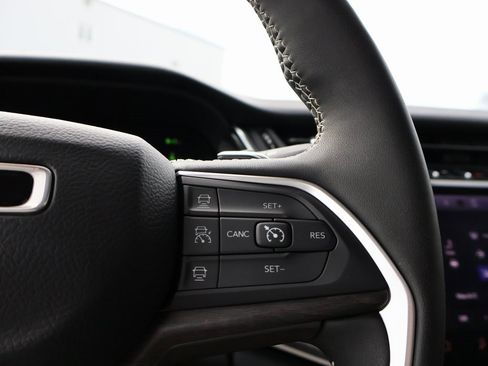 Used 2023 Jeep Grand Cherokee 4WD 4xe image 29