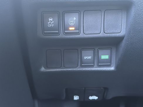 Used 2017 Nissan Rogue SV FWD image 20