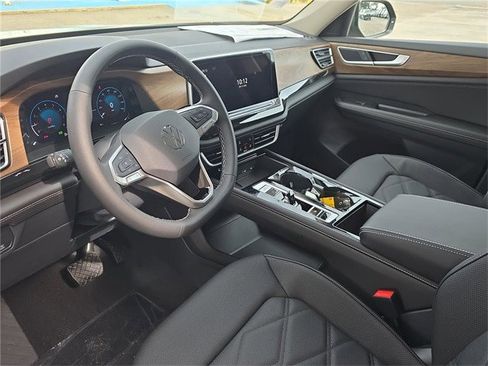 New 2026 Volkswagen Atlas SE image 18