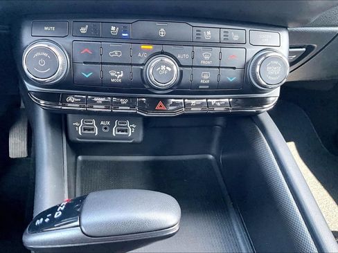 Used 2023 Dodge Durango GT AWD/4WD image 16