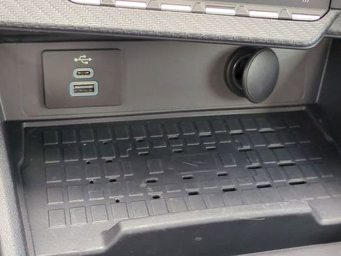 Used 2024 Ford Mustang Premium image 19