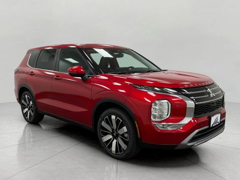 New 2025 Mitsubishi Outlander SE image 1