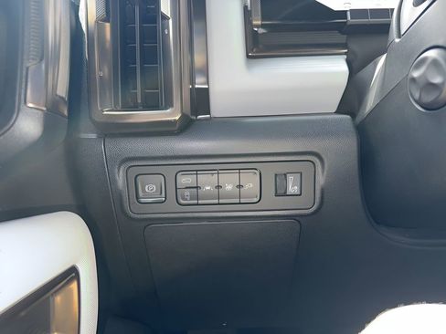 Used 2024 GMC Hummer EV 3X AWD/4WD image 18