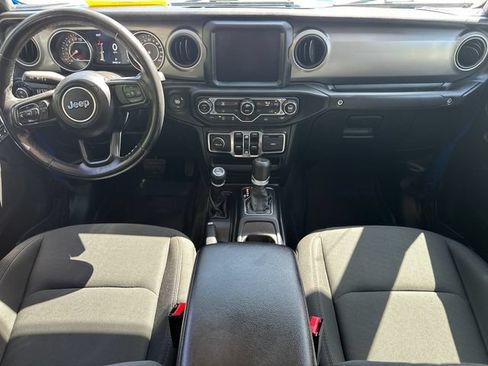 Used 2021 Jeep Gladiator Overland AWD/4WD image 18