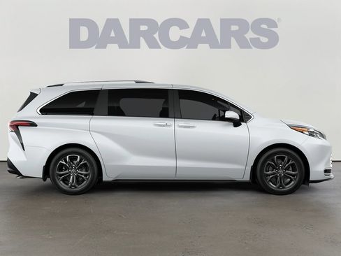 New 2026 Toyota Sienna Platinum AWD/4WD image 15
